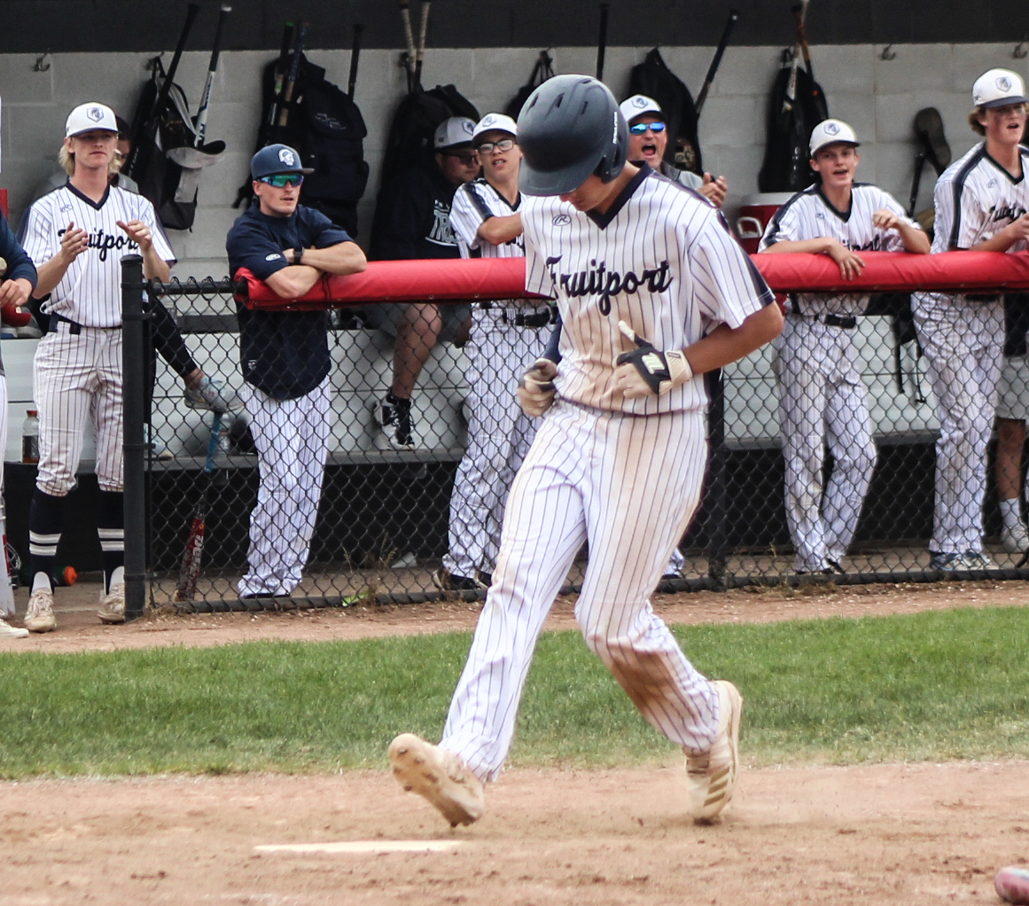 Fruitport baseball team downs Oakridge and Spring Lake to claim its