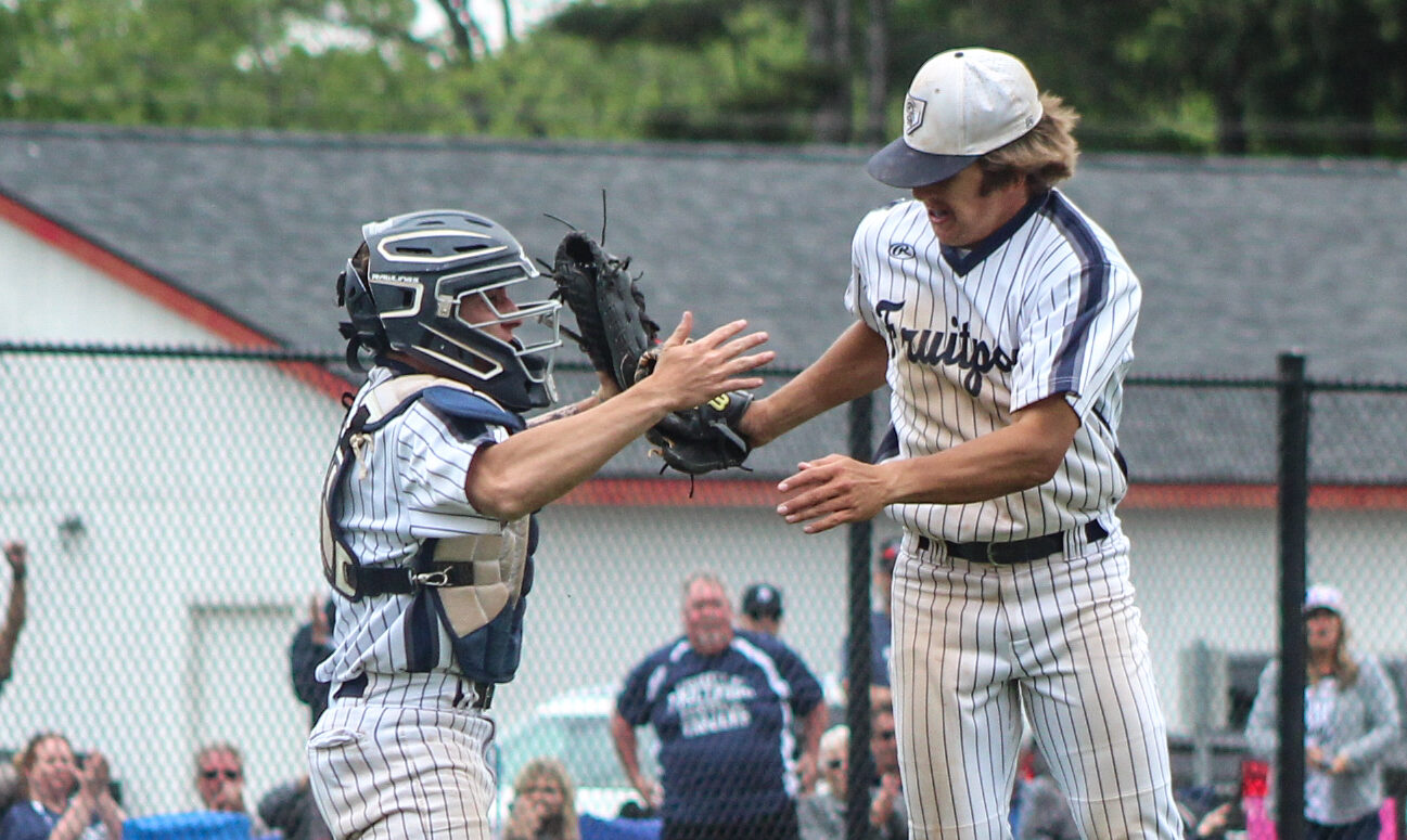Fruitport baseball team downs Oakridge and Spring Lake to claim its